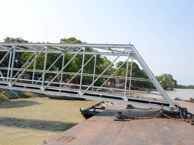 河码头默里桥胡格利河上的客船和码头默里桥河滨结构印度西孟加图片