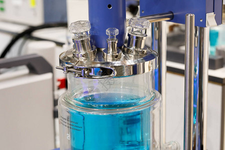 化学实验室中的真空反应器玻璃容器图片