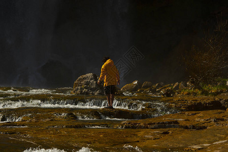 Tortum瀑布是最大的瀑布图片