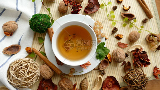 一杯茶加醋栗静物加醋栗图片