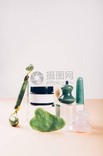 一套用于美容面部治疗的刮痧按摩工具皮肤护理抗衰老工具图片