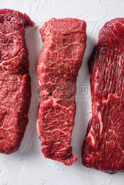 用于BBQ切有机肉类的原整牛排全成叉形牛排图片