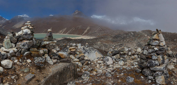 尼泊尔高京湖地貌景观图片