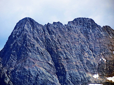 乌里阿尔卑斯山脉的洛基山高峰图片