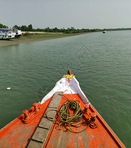 2018年2月9日印度西孟加拉孟加拉邦BengalSundarban湾一艘明亮的红色钓鱼图片