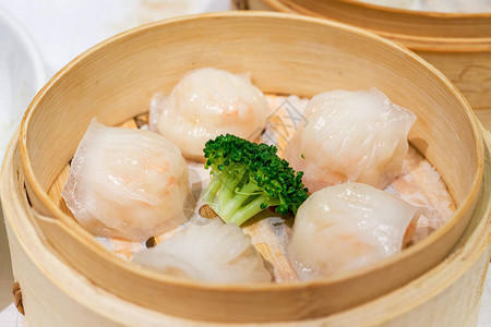 粤式早茶蒸虾饺图片