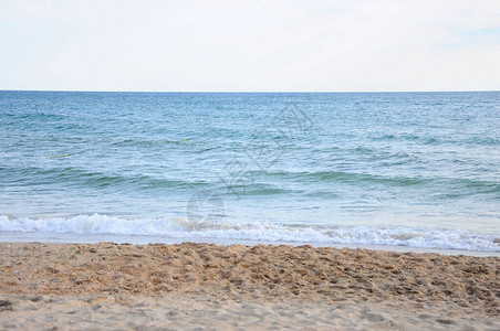 海水蓝天空和沙滩背景没有人复背景图片