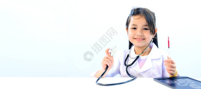 亚洲儿童作为医生和保健概念健康与自我护理儿童长大后梦想做工作图片