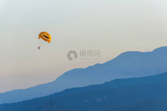 在土耳其Kemer附近山脊背景下游图片