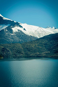 智利南部巴塔哥尼亚的智利峡湾地区的美丽景色游轮航行从比格尔海峡到太平洋的冰川胡同令人难以置图片