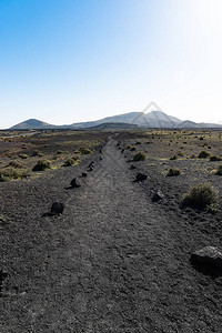 西班牙加那利群岛兰萨罗特岛蒂曼法亚火山公园附近的火山岩浆行走路线和图片