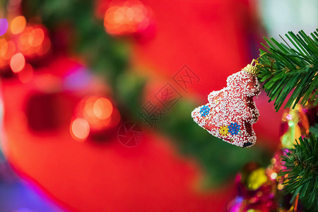 节日背景上盛装的圣诞胸围图片