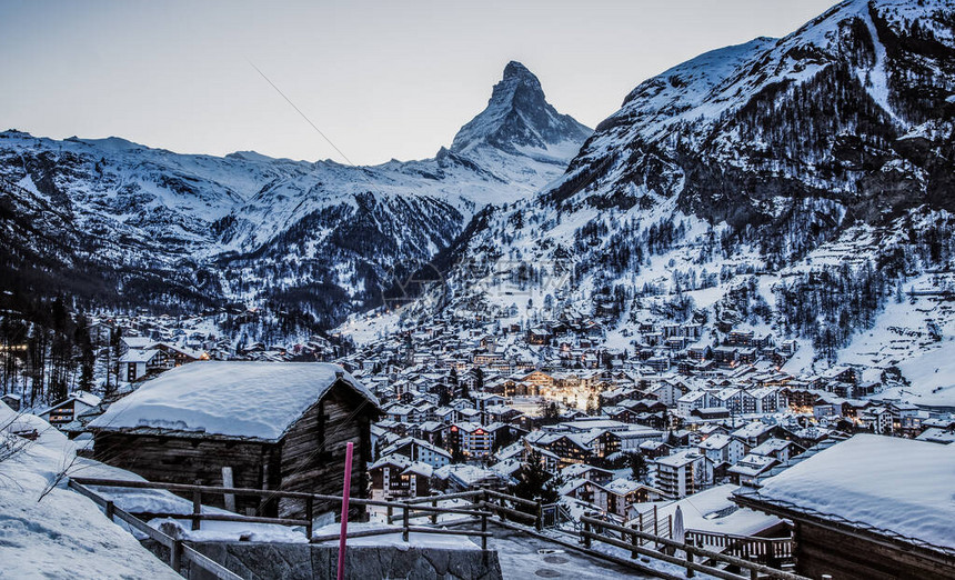 Zermatt的Matterhorn峰高清图片下载-正版图片506732457-摄图网