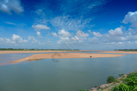 奥里萨邦马哈纳迪河的美丽风景图像背景图片