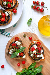 加茄子feta樱桃西红柿披风丰盛的素食开胃菜图片