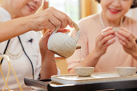 老年聚会喝茶局部细节图片