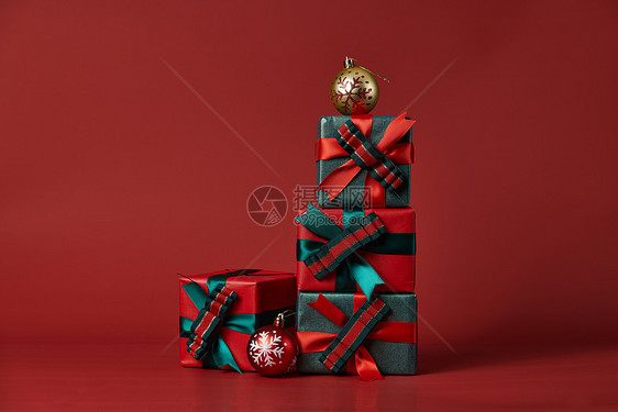 圣诞氛围装饰礼物盒图片