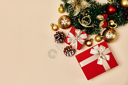 圣诞树与礼物圣诞礼盒与圣诞装饰背景