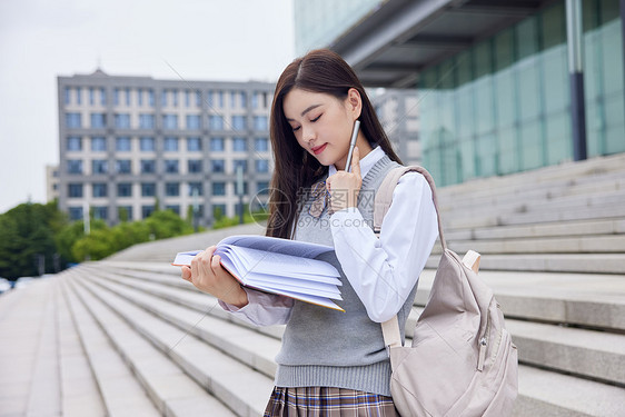 穿校服的美女学生形象图片