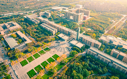 图书馆建筑航拍秋季里的大学校园建筑背景