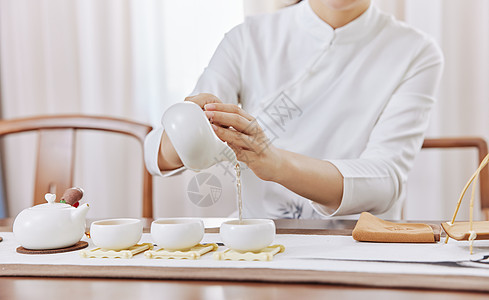 女性茶艺师文艺女性沏茶泡茶特写背景