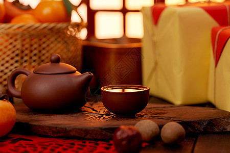 新年氛围桌面上的茶具图片