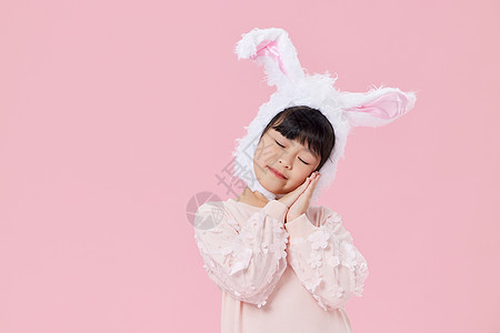 可爱的兔耳朵女孩形象背景图片