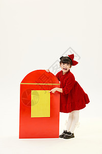 可爱女孩与新年大红包图片