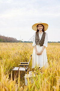 秋季稻田美女人像图片