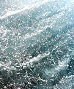 红海的绿松石透明水图片