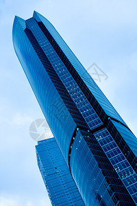 展望新的现代建筑商业中心摩天大图片