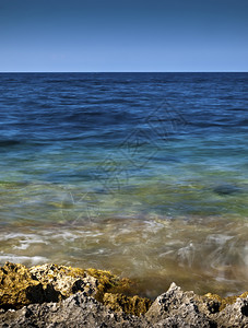 马耳他一个岩石礁岩的详情有美丽的水晶图片
