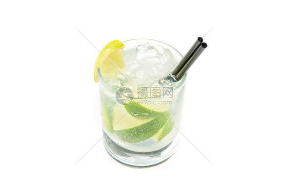 莫吉托鸡尾酒与柠檬和石灰隔离在白色图片