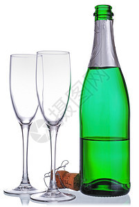香槟瓶软木塞和白底酒杯图片