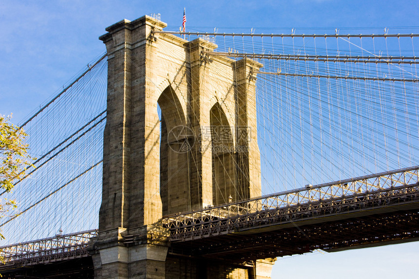 布鲁克林的新篇章 NBA篮网主场表现亮眼 赛季关键战役全解析