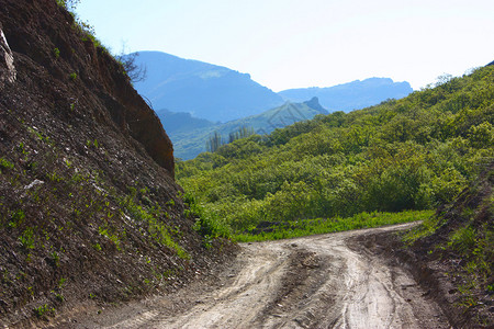 克里米亚山区的公路以东部价格开走图片