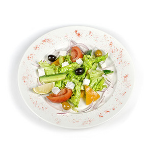 孤立在白色背景上的希腊沙拉菜图片