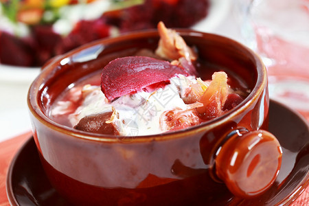 红白菜汤甜菜根borscht图片