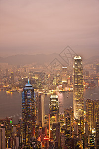 从维多利亚峰到海湾的香港观景和明图片