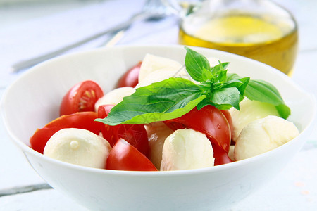 传统意大利番茄和巴西红辣椒含西红柿和图片