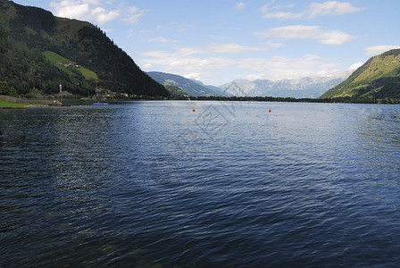 奥地利阿尔卑斯山的Zell湖Zelle图片