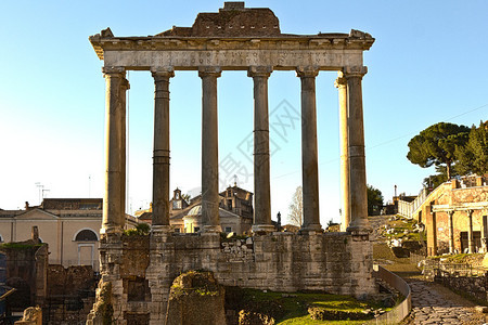 罗马市许多古老的历史遗迹之一图片