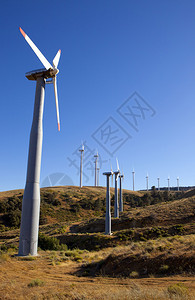 加利福尼亚的风力涡轮机领域图片
