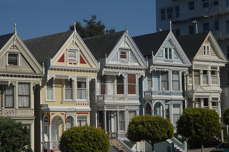 加利福尼亚州旧金山著名的七座维多利亚式房屋图片