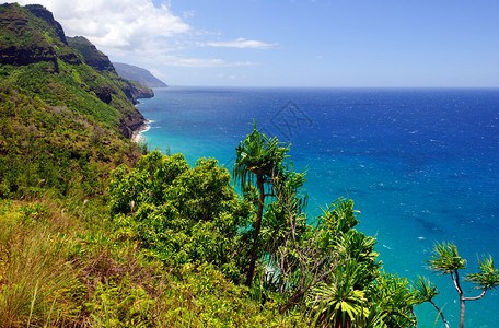 夏天考艾岛上的纳帕利海岸图片