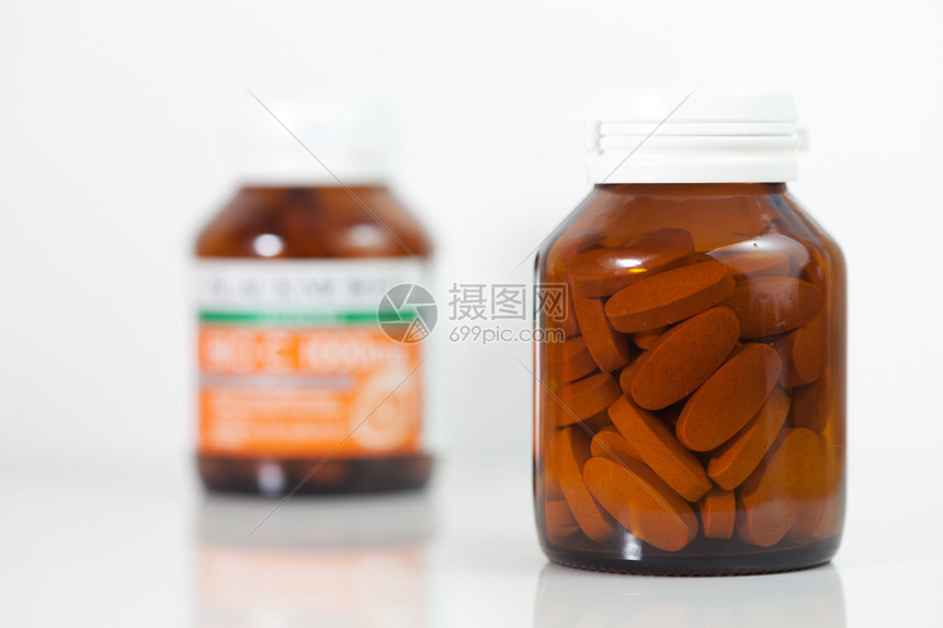 药品瓶高清图片下载-正版图片507027374-摄图网