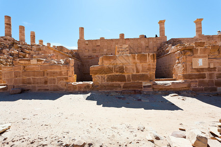 约旦佩特拉大神殿遗址图片