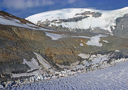 阿拉斯加冰川湾的山脉和冰川图片