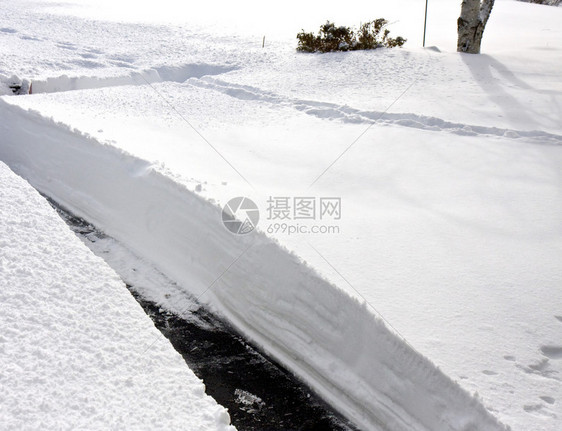 严重暴风雪过后图片