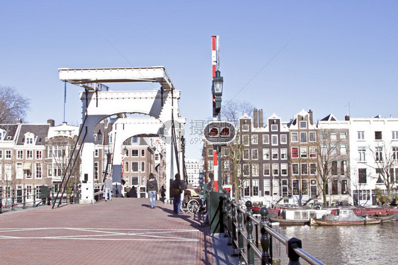 阿姆斯特丹与荷兰Thiny桥图片